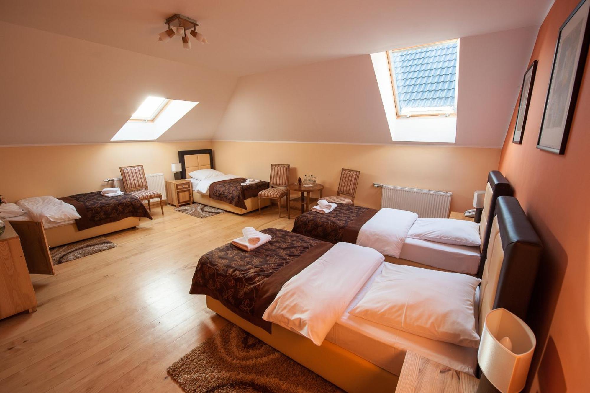 Hotel Siedem Drzew Biskupice  Habitación foto