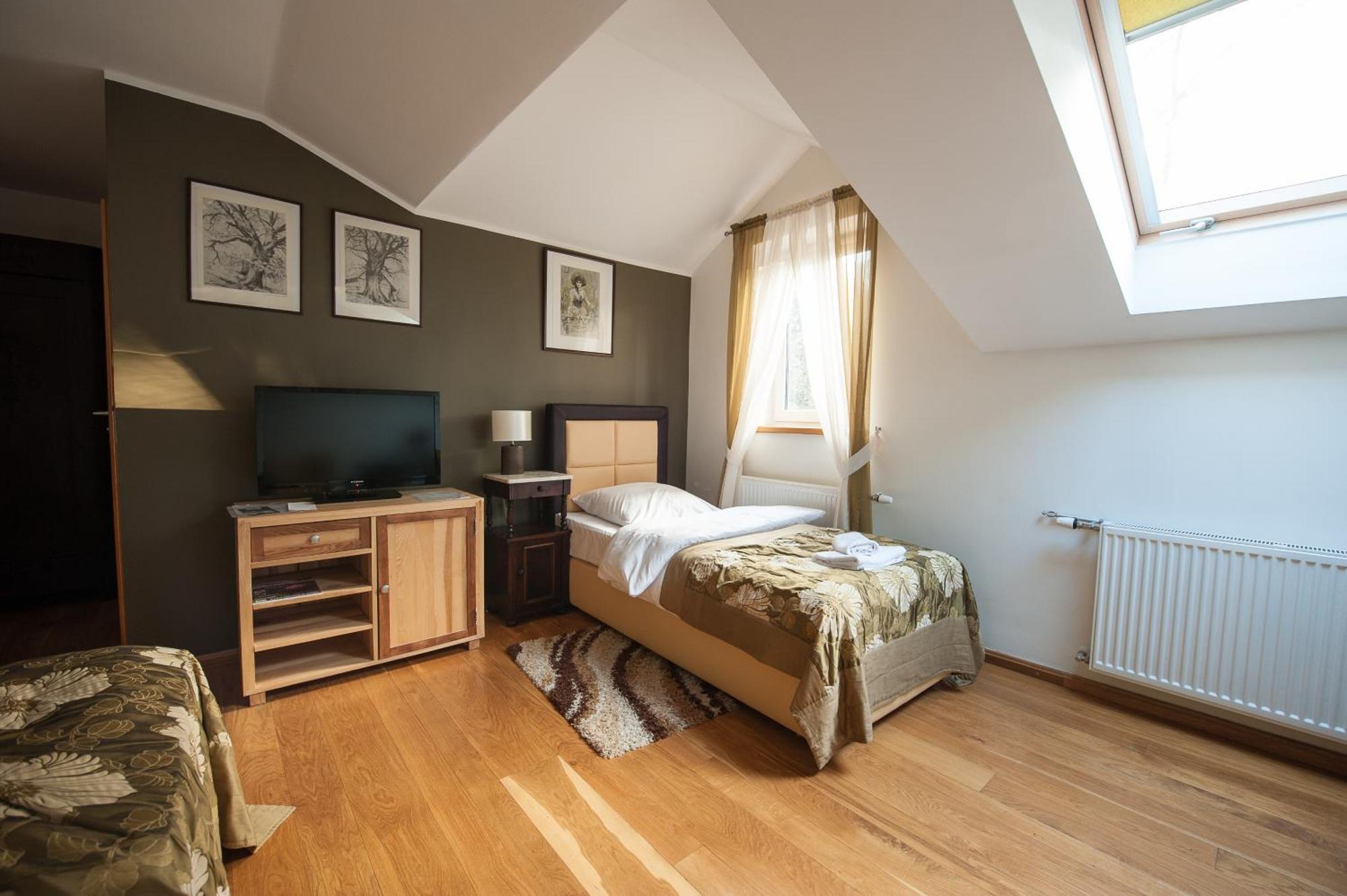 Hotel Siedem Drzew Biskupice  Habitación foto